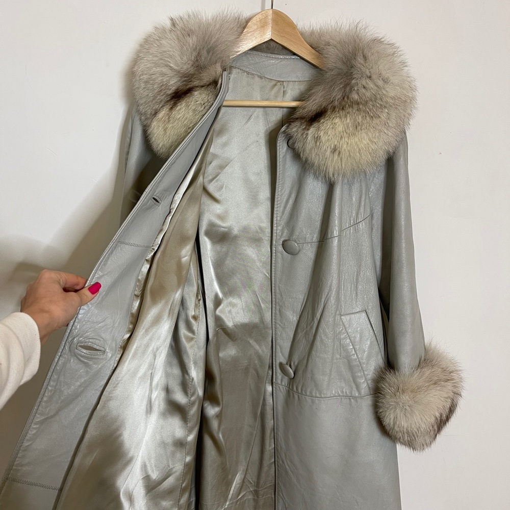 Gorgeous vintage leather and fur coat trench - Picture 14 of 16